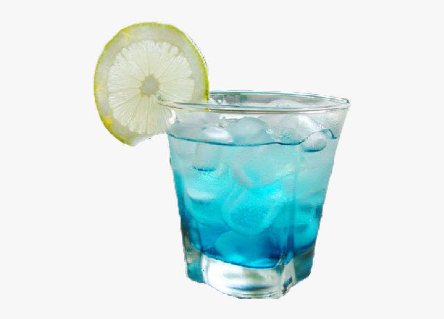 нимбу пани. манговый мохито адлер. коктейль на белом фоне. напитки в стаканах безалкогольные. прозрачный напиток.